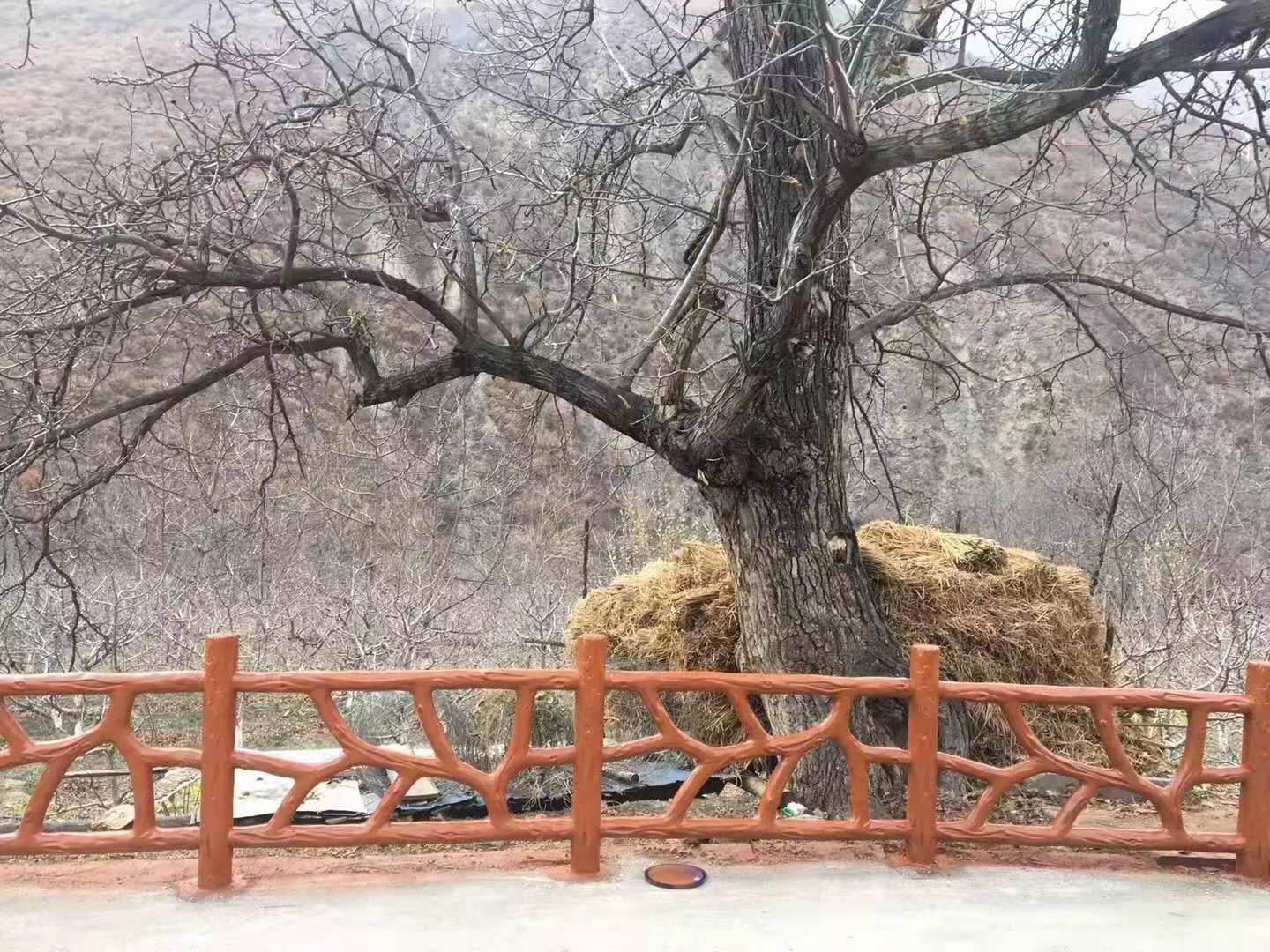 仿树根护栏